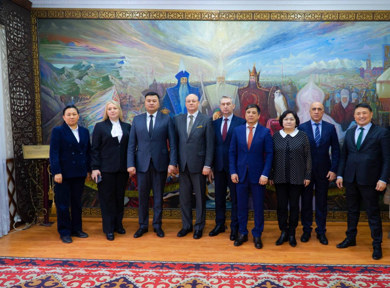 Встреча министра юстиции Кыргызской Республики Аяза Баетова с и.о. Председателем Суда ЕАЭС