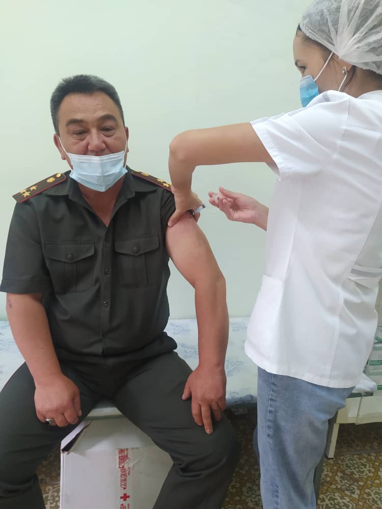 В Государственной службе исполнения наказания при Министерстве  юстиции Кыргызской Республики началась вакцинация против коронавирусной инфекции